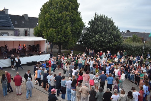 Koroll di Gorol, Benoit Petit & Cyril Rousselet, Gabriel Faure & Jean Luc Thomas,Annie Ebrel & Marie Berardy, War-Sav (Fest Noz de Guima&euml;c) en concert
